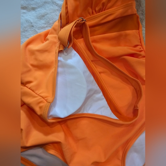 Swimsuit - Picture 4 of 10